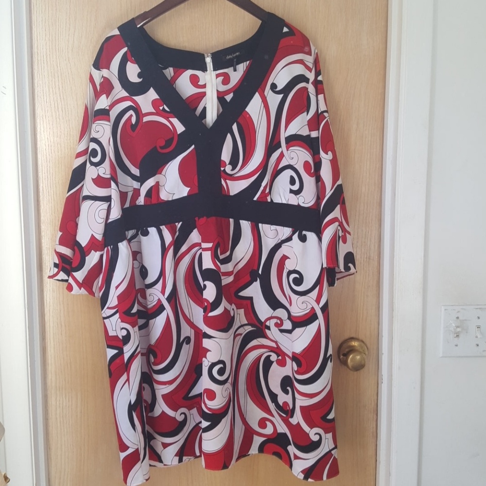 DAISY FUENTES Top, 2X Red,white and black